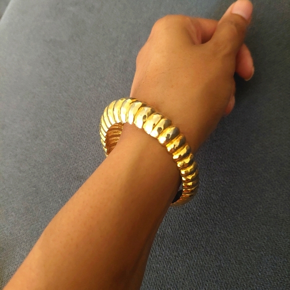 Vintage Gold Plated Clip On Bracelet - Picture 1 of 4